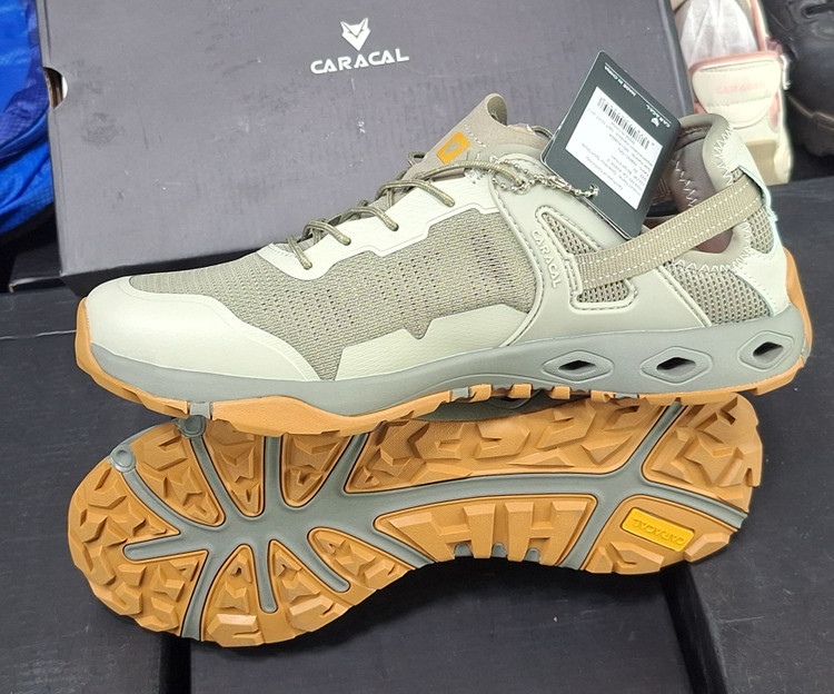 کفش طبیعتگردی مردانه CARACAL